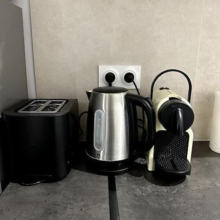 Appartement Centre Ville - Parking Prive - Wifi นีมส์ ภายนอก รูปภาพ