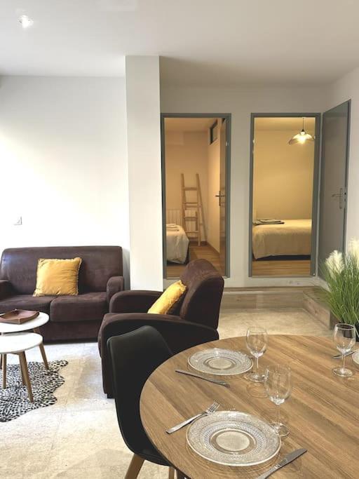 Appartement Centre Ville - Parking Prive - Wifi นีมส์ ภายนอก รูปภาพ
